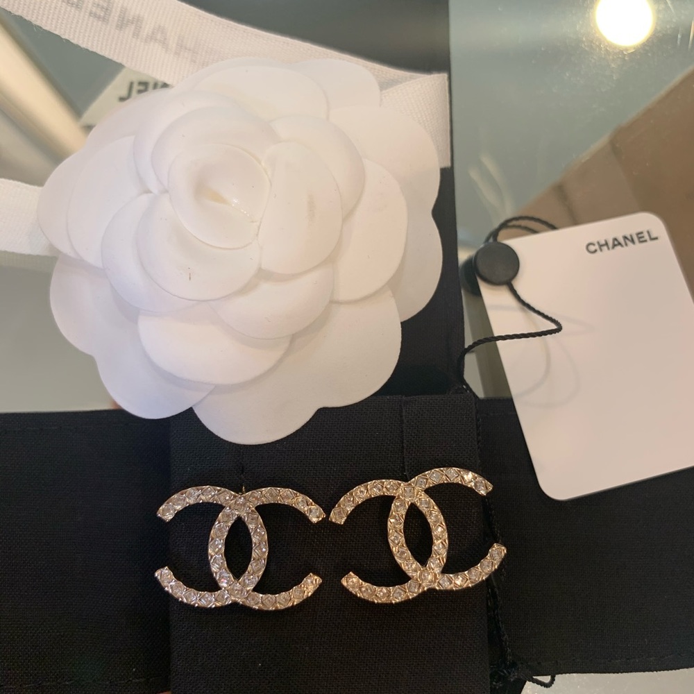 Brand New 2020 Chanel Large Crystal CC Earrings❤️
